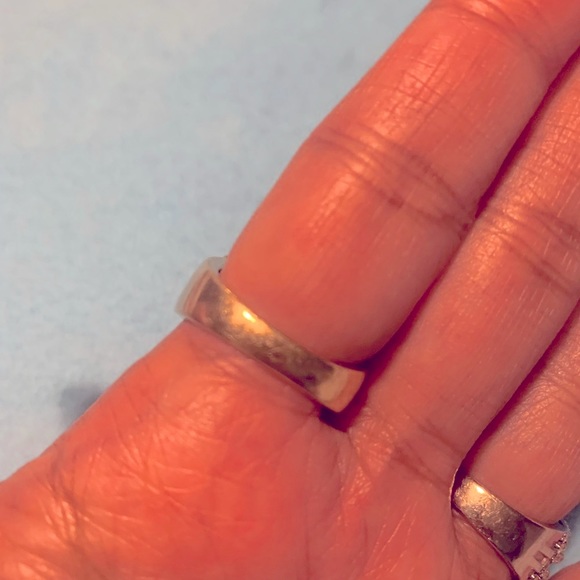 Beautiful solid 14k gold with natural Amethyst and diamond ring